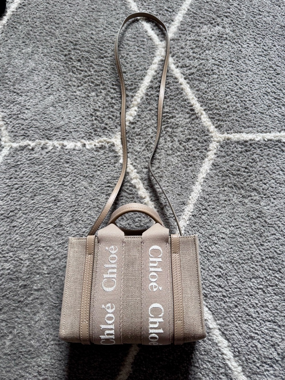 Chloe Mini Woody Tote Boyish Brown Beige - Picture 4 of 16